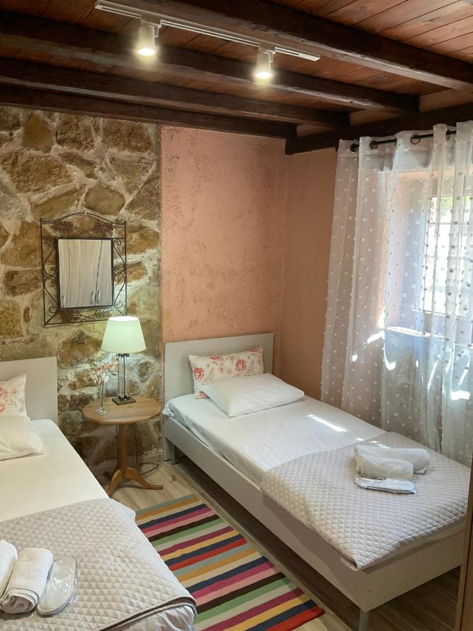 Stonehouse & Casa Al Sole E Al Mare Villa Nea Roda Luaran gambar