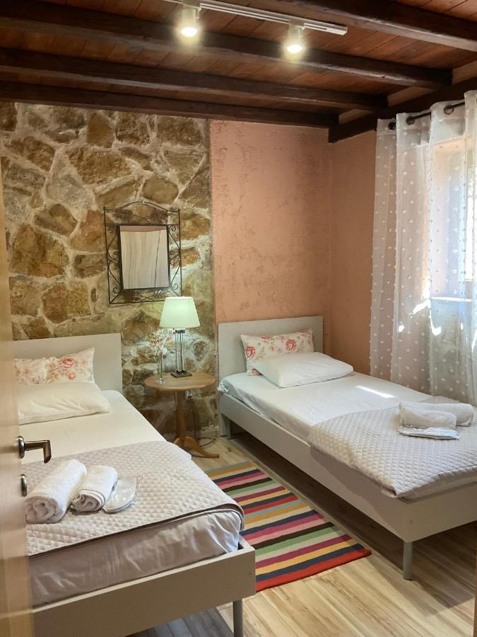 Stonehouse & Casa Al Sole E Al Mare Villa Nea Roda Luaran gambar